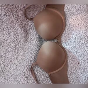Victoria’s Secret 36B bra in beige, super soft and sexy